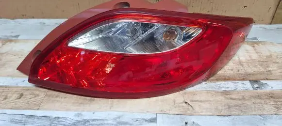 Mazda 2 Rear/tail lights D65151150