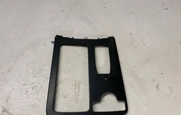 Mercedes-Benz C W204 Center console decorative trim A2046800107