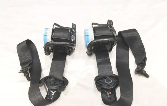 Mercedes-Benz B W246 W242 Front seatbelt A2468600185