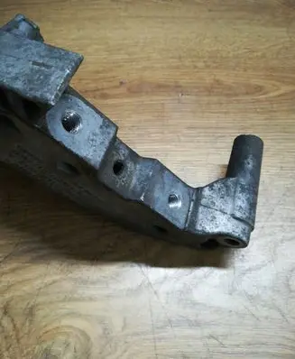 Volkswagen Jetta V Engine mounting bracket 03G199207F A1S19CD3F V200KTS17