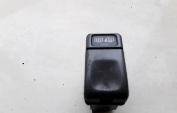 Volvo S70 V70 V70 XC Windscreen/window heater switch 9162952 96W45K