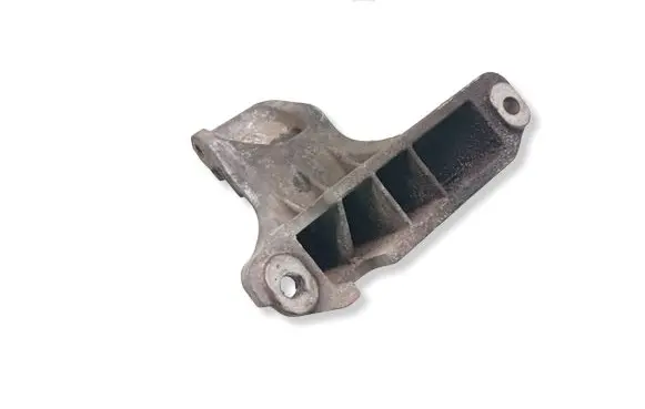 Volkswagen PASSAT B5 Engine mounting bracket 893199308C
