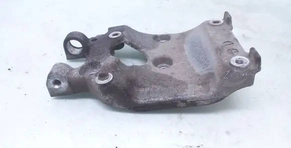 Ford Focus A/C compressor mount bracket 9646719580