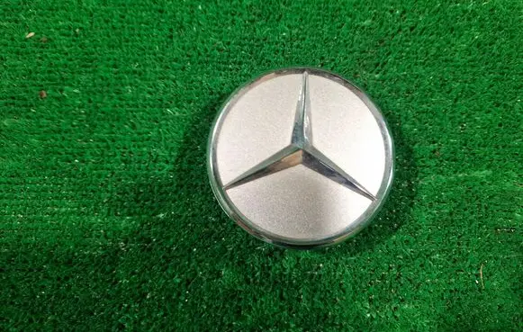 Mercedes-Benz C W204 Original wheel cap 2204000125