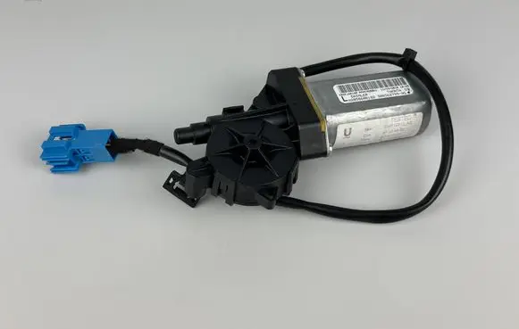 Mercedes-Benz C W205 Seat belt adjustment motor A2058600182 308362799AG 309319310AE