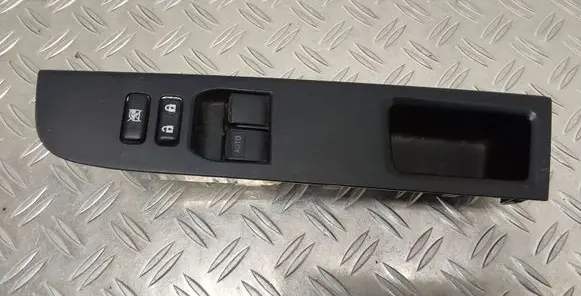 Toyota Yaris Electric window control switch 742320D670