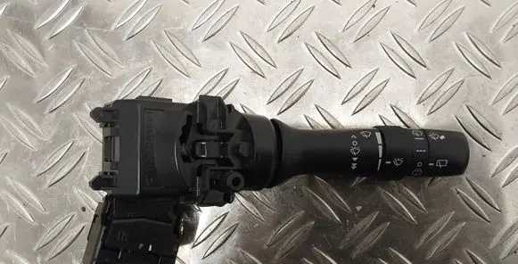 Toyota Auris 150 Wiper control stalk 17F582