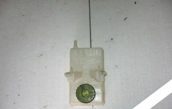 Citroen Berlingo Brake fluid reservoir 
