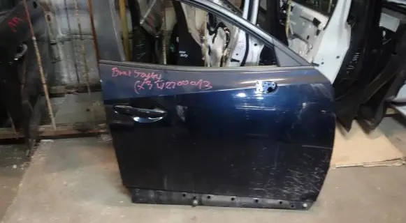 Mazda CX-3 Front door