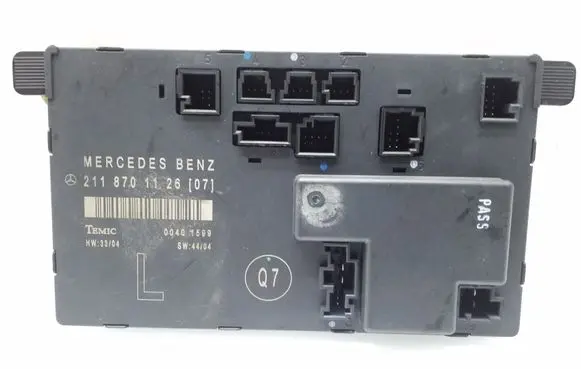 Mercedes-Benz E W211 Door control unit/module 2118701126