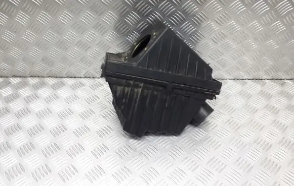 Nissan Primera Air filter box 2F620