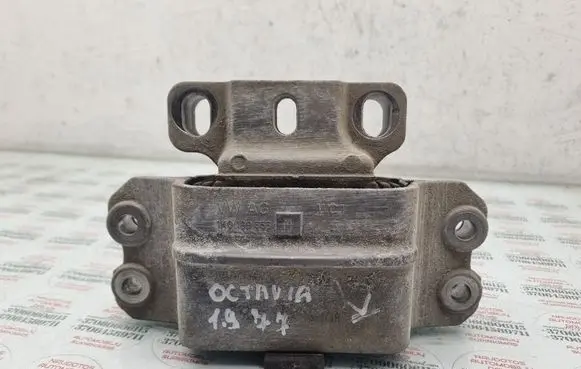 Skoda Octavia Mk2 (1Z) Engine mount bracket 1K0199555M