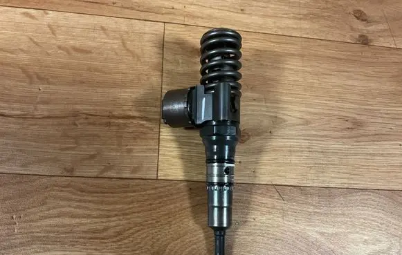 Audi A4 S4 B7 8E 8H Fuel injector 3G130073G