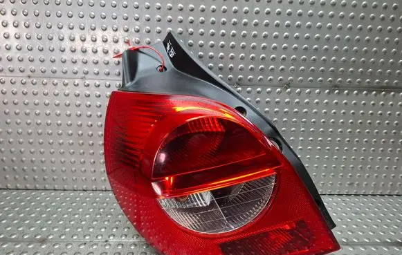 Renault Clio III Rear/tail lights S25071681