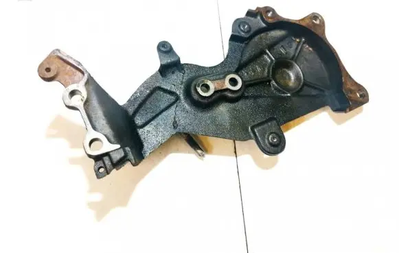 Toyota Avensis Verso Engine mounting bracket
