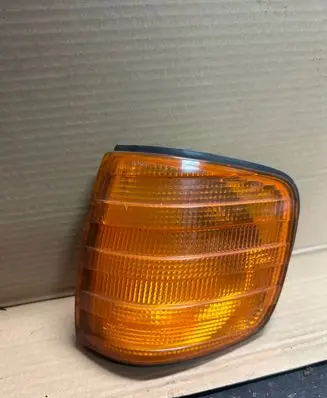 Mercedes-Benz S W126 Front indicator light 