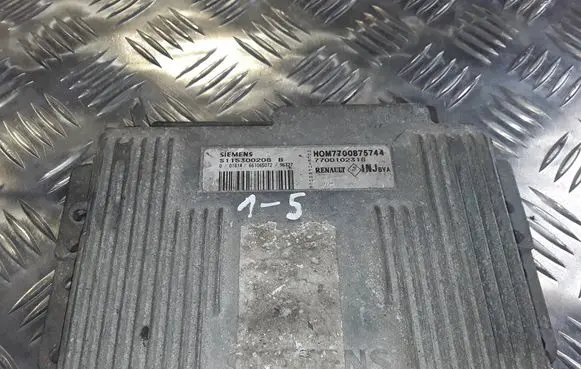 Renault Scenic I Engine control unit/module S115300208B 7700102318 HOM7700875744