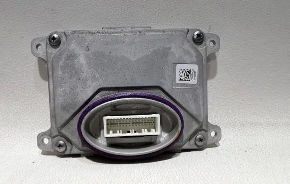 KIA Stonic Voltage converter/converter module 00243646