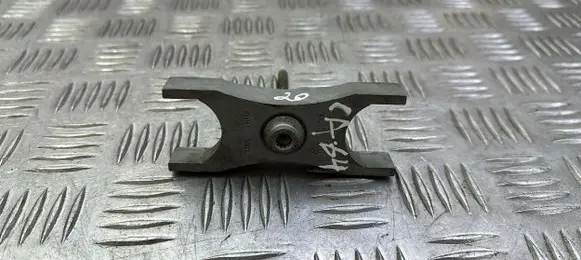 Skoda Superb B6 (3T) Fuel Injector clamp holder 03L216A