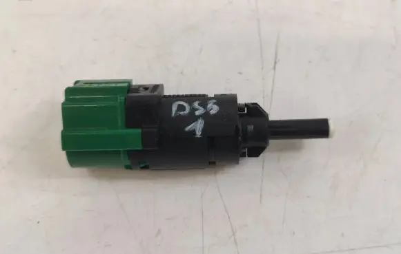 Citroen DS5 Brake pedal sensor switch 9670430580
