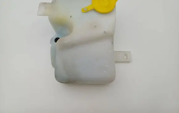 Opel Corsa B Windshield washer fluid reservoir/tank 90386397