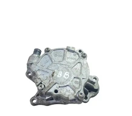 Volkswagen PASSAT B6 Vacuum pump 03L145100F
