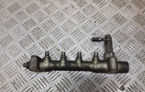 Opel Zafira B Fuel main line pipe BRAK
