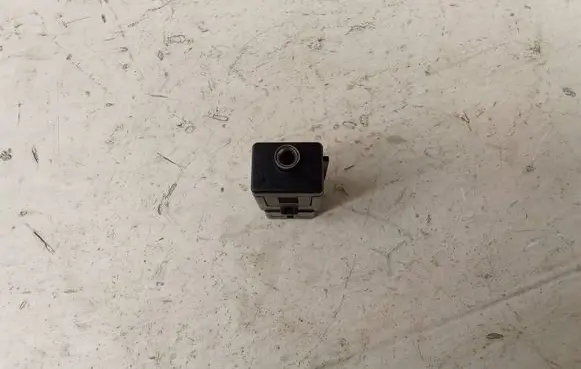 Volkswagen PASSAT B8 AUX in-socket connector 5Q0035724