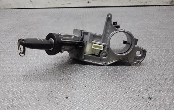 Opel Astra H Ignition lock N0501882