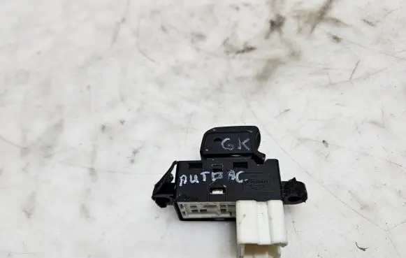 Subaru Outback Electric window control switch