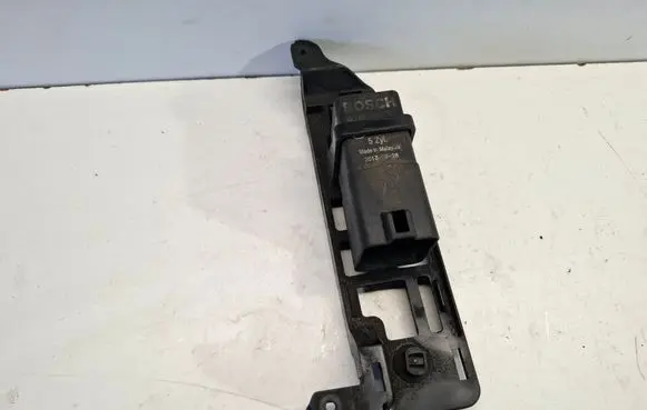 Volvo V60 Glow plug pre-heat relay 0281003047 31342903