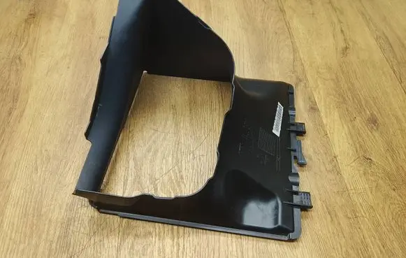 Porsche Macan (95B) Intercooler air channel guide 95B117336M