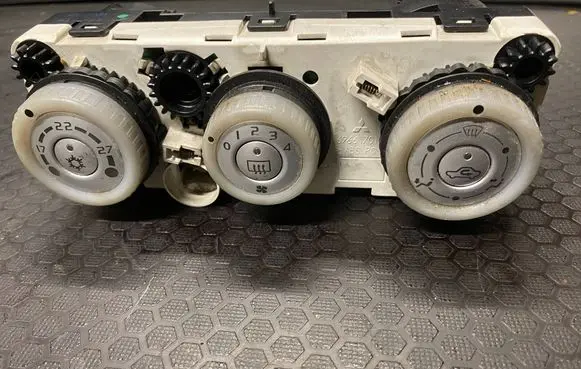 Mitsubishi Colt CZ3 Climate control unit 69657032
