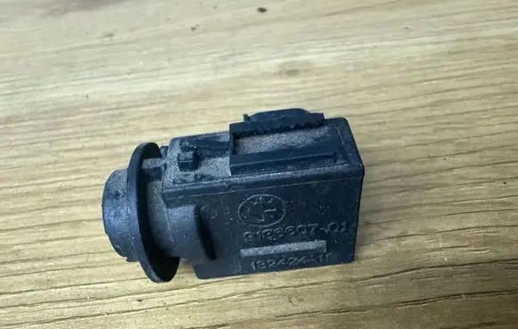 BMW 3 E90 E91 Air quality sensor 13242411