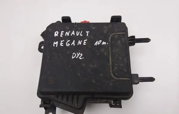 Renault Megane III Fuse box set 284B61871R