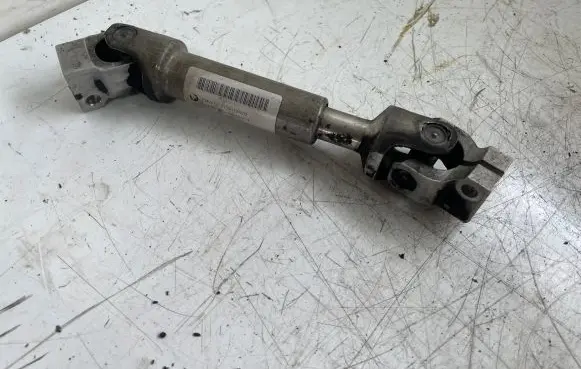 BMW X6 E71 Steering column universal joint 6774110