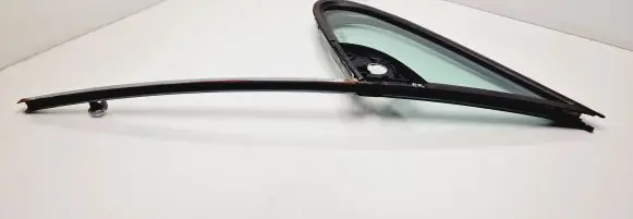 Peugeot 307 Front door vent window glass four-door 9680815080