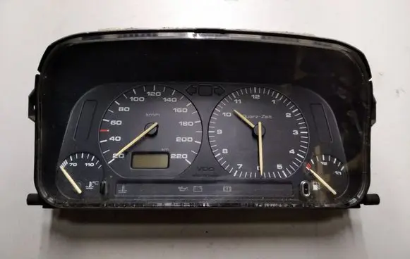 Volkswagen Golf III Speedometer (instrument cluster) 1H6919033B