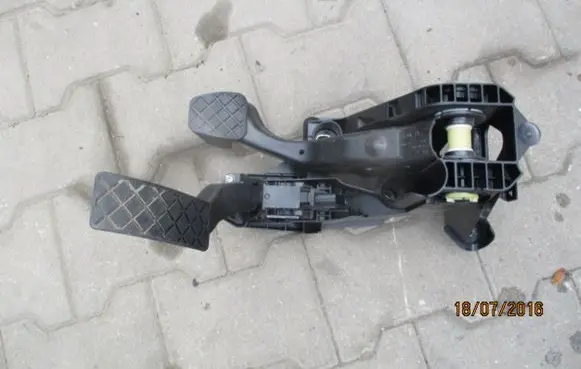 Volkswagen PASSAT B7 Brake pedal bracket assembly VW5Q1721058AA