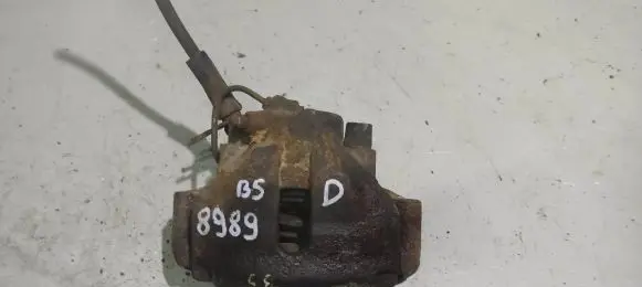 Volkswagen PASSAT B5 Front brake caliper