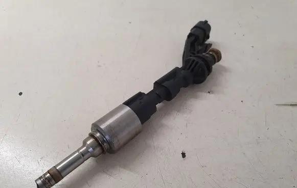 Fuel injector