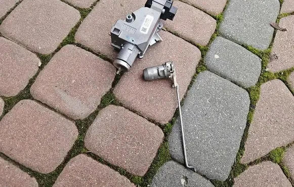 Opel Astra K Ignition lock 39206666
