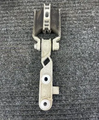 Engine mount bracket