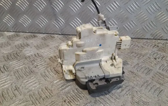 Audi A6 S6 C6 4F Front door lock 4F2837016B