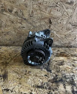 Nissan Almera N16 Generator/alternator