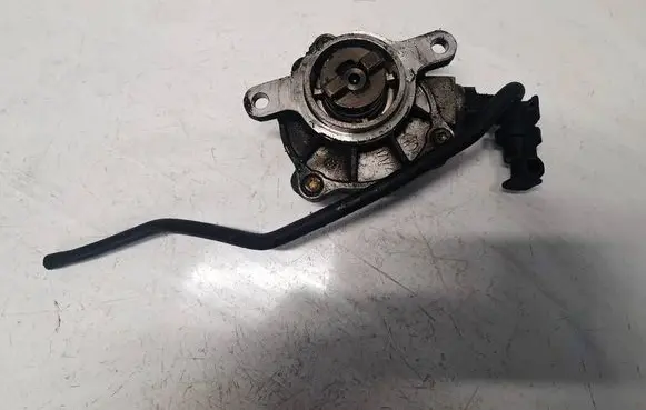 Renault Laguna II Vacuum pump 8200102535