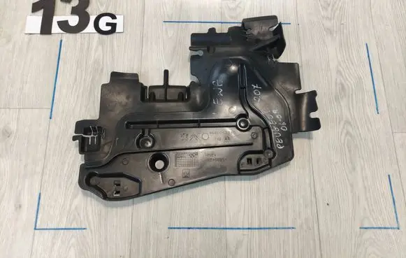 Peugeot 207 Intercooler air guide/duct channel 9680057380
