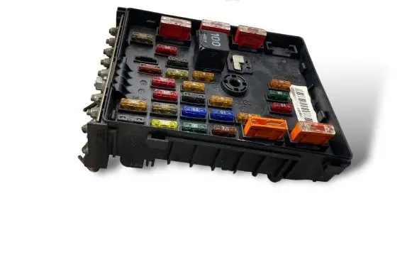 Volkswagen PASSAT B6 Fuse box set 3C0937125 63592777