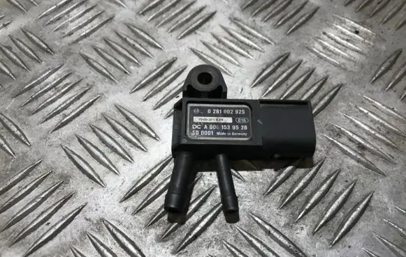 Mercedes-Benz C AMG W204 Exhaust gas pressure sensor 0281002925 a0061539528