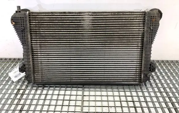 Volkswagen Touran I Intercooler radiator 1K0145803